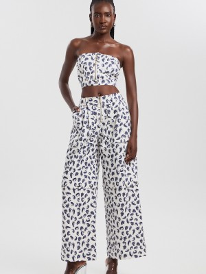 【BAON】Muoi Banding Dot Crop Bermuda Cotton Pants Cotton Pants or Shorts with Snaps Strawberry